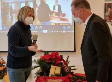 Frank Nitzsche und Beiratsvorsitzende Astrid Kaemena bei der Verabschiedungsveranstaltung am 20. Dezember 2021 