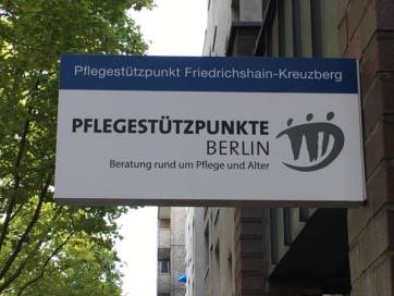 Straßenanzeige Pflegestützpunkte Berlin