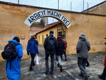 Arbeit macht Frei- Überschrift zu Festungseingang in Theresienstadt